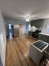 25 Babbitt St, Unit 3 in New Bedford, MA - Building Photo - Building Photo