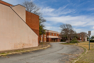 Cool Lane Commons in Richmond, VA - Building Photo - Building Photo