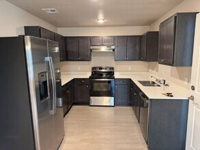 502 Parkhill Cir in Newcastle, OK - Building Photo - Building Photo