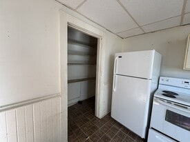 184 Duke St W in Saint John, NB - Building Photo