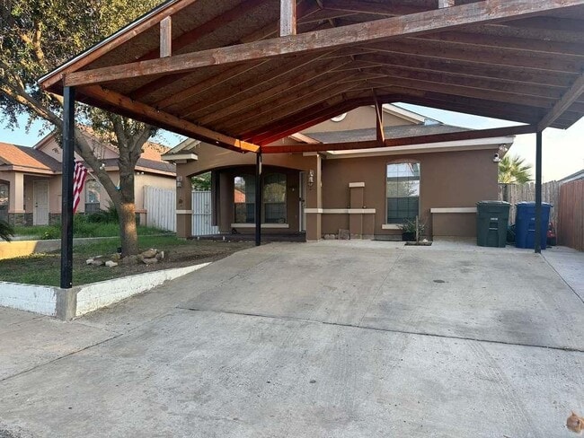 6005 Asis in Laredo, TX - Building Photo - Building Photo