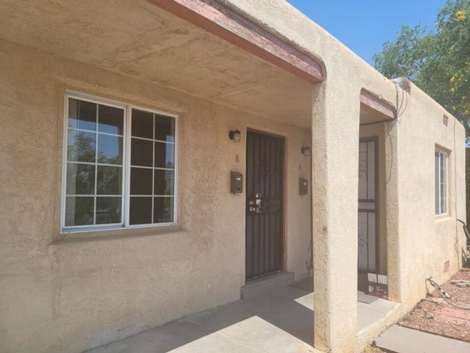 1101-1103 Wilmoore Dr SE in Albuquerque, NM - Building Photo