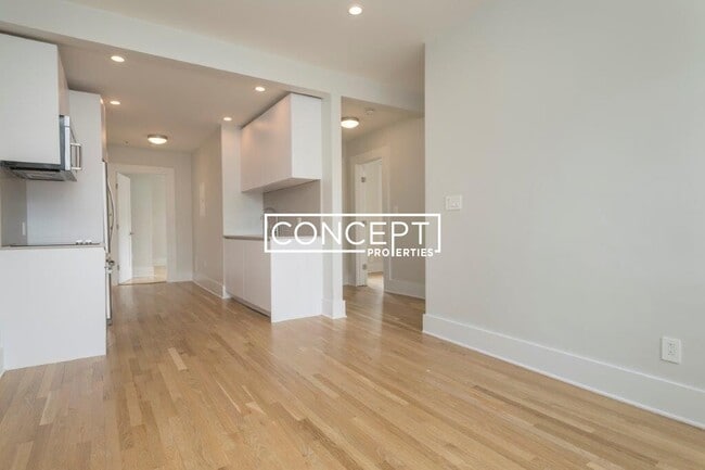 property at 8 Elko St