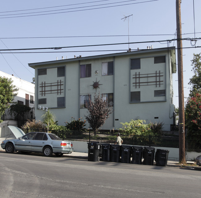 732 Lucile Ave in Los Angeles, CA - Building Photo - Building Photo