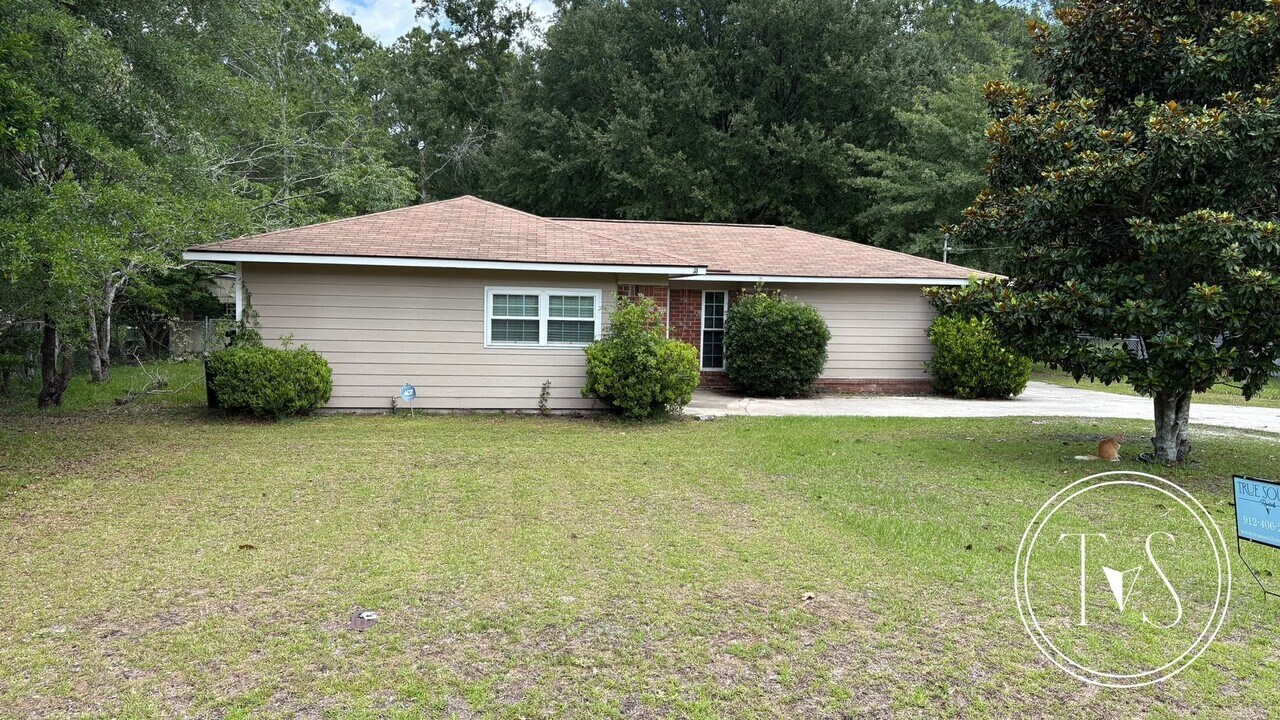 632 Fleming Rd in Hinesville, GA - Building Photo