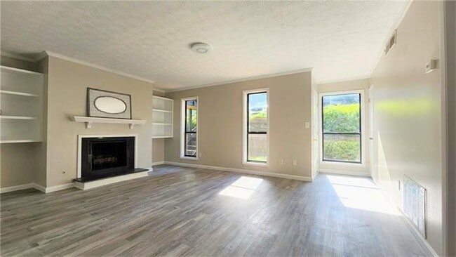 property at 401 Park Ridge Cir