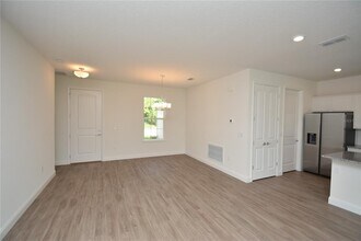 102 Brittany Ln in Palm Coast, FL - Building Photo - Building Photo