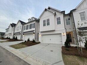 1245 Willowcrest Way in Cumming, GA - Foto de edificio - Building Photo