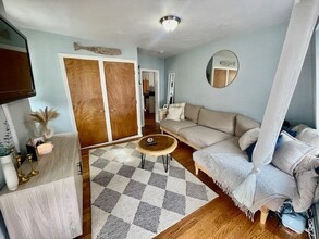 356 Hanover St, Unit 4 in Boston, MA - Building Photo - Building Photo