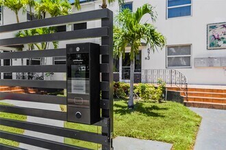 573 NE 82nd St in Miami, FL - Building Photo - Building Photo