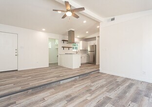 1119 Mariposa Dr in Austin, TX - Building Photo - Building Photo