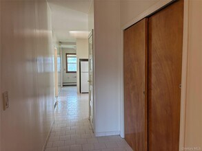 47 Hartwell Pl in Woodmere, NY - Building Photo - Building Photo