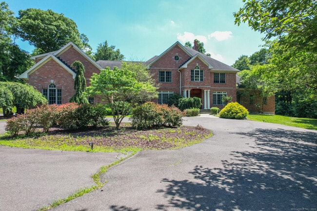 215 Old Mountain Rd in Farmington, CT - Building Photo - Building Photo