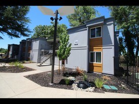 University River Village Apartamentos