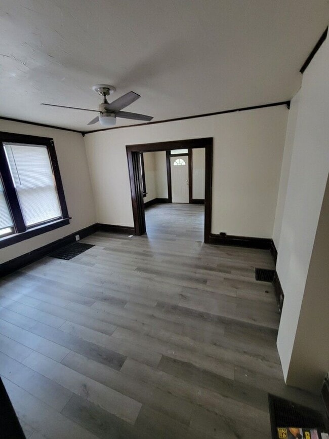 2285 Indianola Ave in Columbus, OH - Building Photo - Building Photo