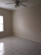 306 S Pacific Ave, Unit B in Edinburg, TX - Foto de edificio - Building Photo