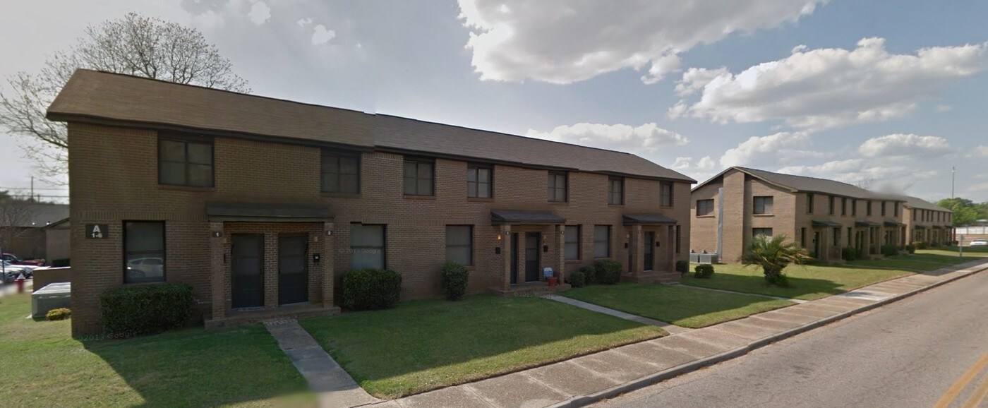 HENRY GREEN APARTMENTS in Dothan, AL - Building Photo