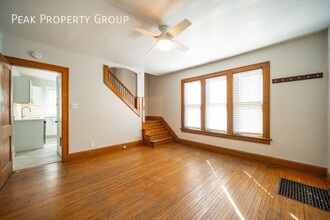 828 Dennison Ave in Columbus, OH - Building Photo - Building Photo