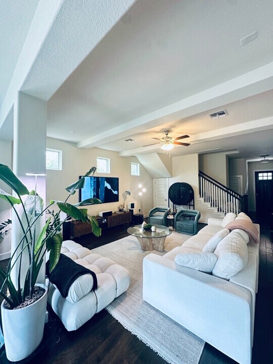 12230 Cottage Promenade Ct in Austin, TX - Building Photo