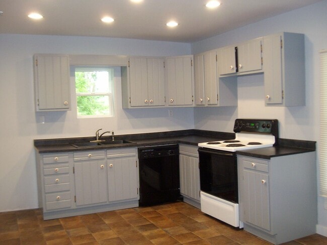property at 516 W Washington St
