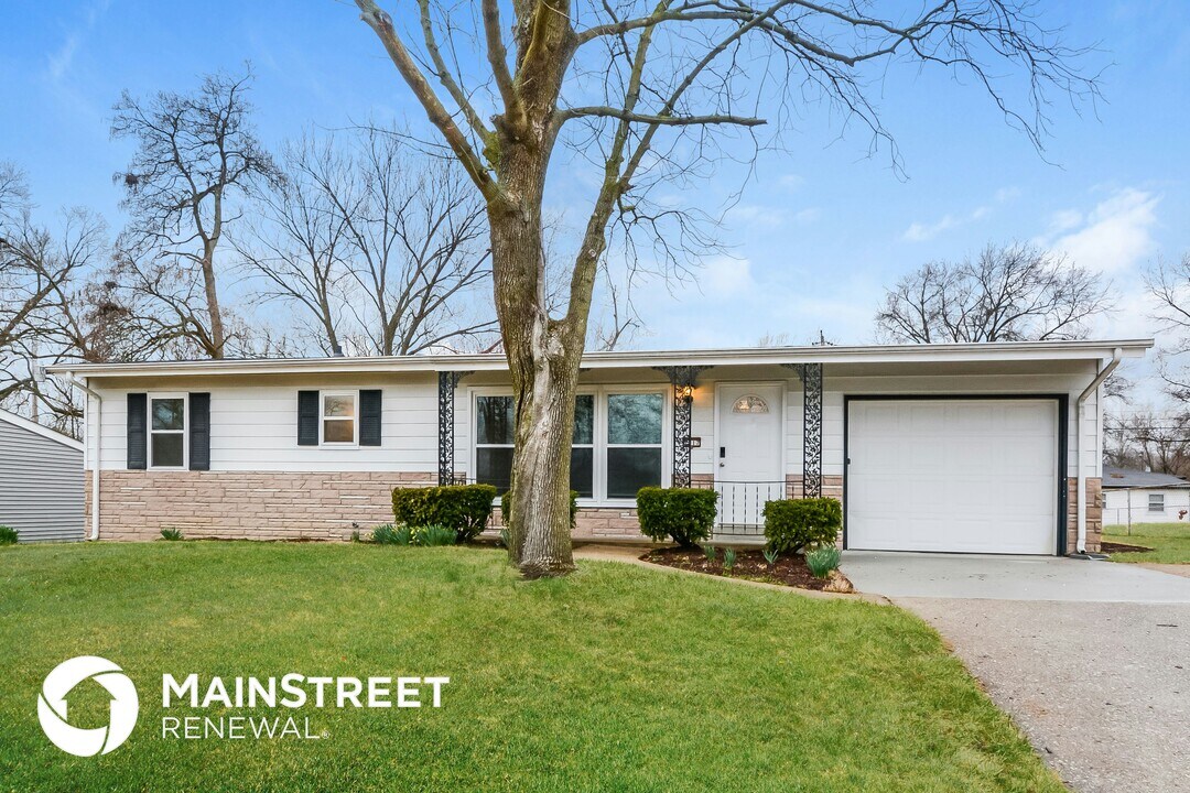 1717 Beverly Dr in St. Charles, MO - Building Photo