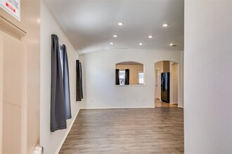 1009 Ranchero Rd in Leander, TX - Foto de edificio - Building Photo