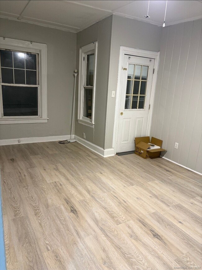 190 Howard Ave in Ansonia, CT - Building Photo - Building Photo