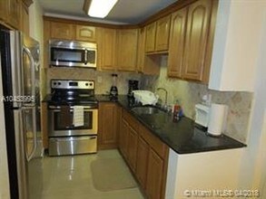 495 NW 72nd Ave-Unit -Unit102 in Miami, FL - Building Photo - Building Photo