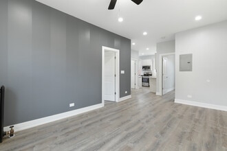 7624 N Eastlake Terrace in Chicago, IL - Foto de edificio - Building Photo