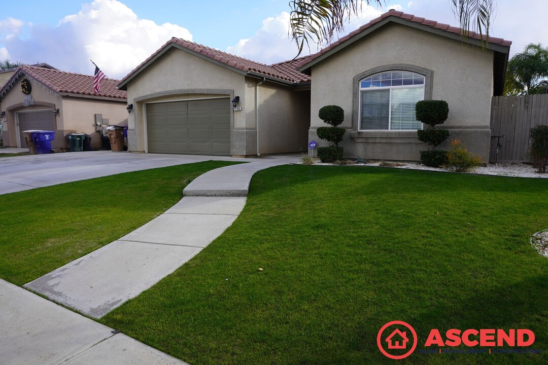 11703 Sagebrush Ave in Bakersfield, CA - Building Photo