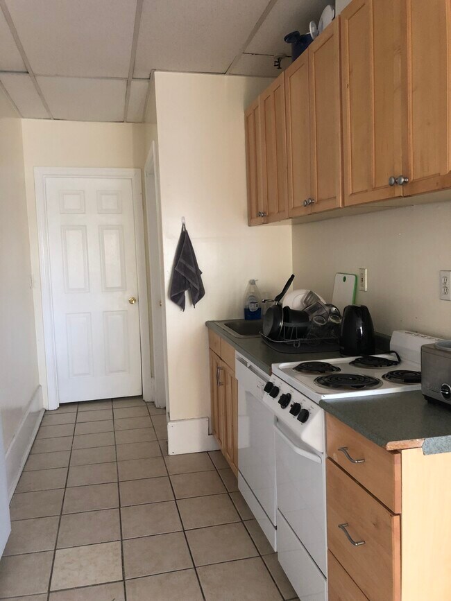 903 Beacon St, Unit 32