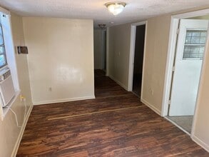 1801 Goodyear Ave in Brunswick, GA - Building Photo - Building Photo