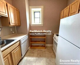 109 St Paul St in Brookline, MA - Foto de edificio - Building Photo