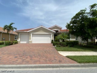 3061 Sunset Pointe Cir in Cape Coral, FL - Foto de edificio - Building Photo