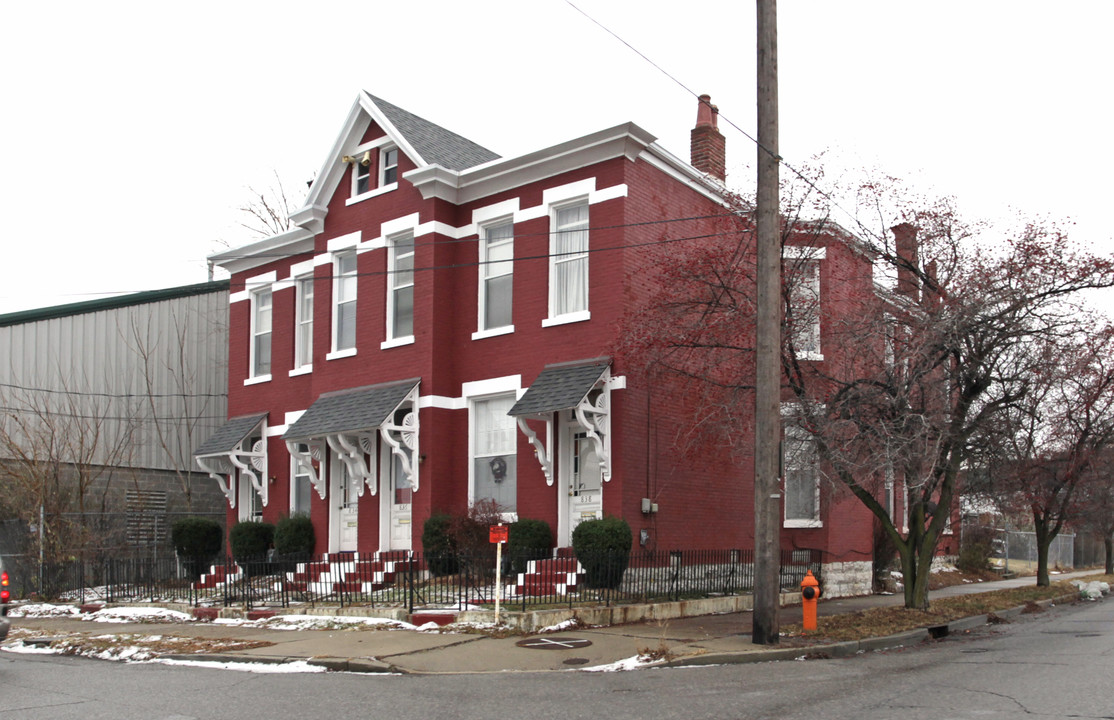 832-836 Cawthon St in Louisville, KY - Building Photo