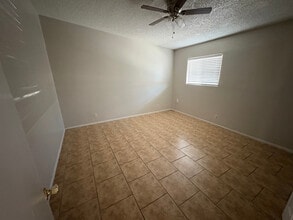 1901 Stewart Ave in Las Vegas, NV - Building Photo - Building Photo