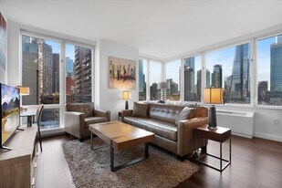 605 W 42nd St, Unit SI ID1330732P in New York, NY - Building Photo