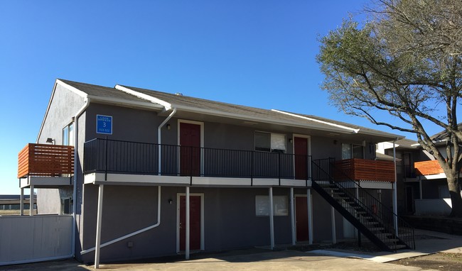 Lake Breeze in Greenville, TX - Foto de edificio - Building Photo