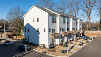 Townes at Five Points Townhomes in Charlotte, NC - Building Photo