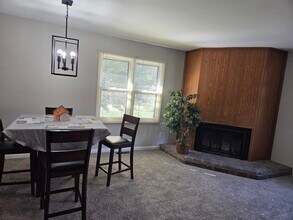 5721 Gardenia Dr in Newburgh, IN - Foto de edificio - Building Photo