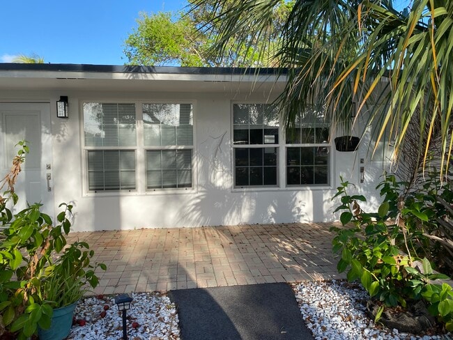 1729 N 16th Ct, Unit 1 in Hollywood, FL - Foto de edificio - Building Photo