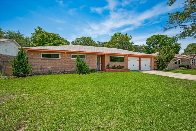 12206 Ashcroft Dr in Houston, TX - Building Photo - Building Photo