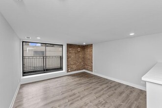 1221 N La Salle St in Chicago, IL - Building Photo - Building Photo