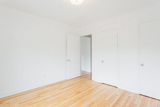 5900-5950 Rue Chambord in Montréal, QC - Building Photo - Building Photo