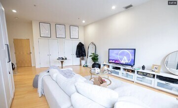 490 Harrison Ave in Boston, MA - Building Photo - Building Photo