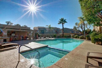 7950 E Starlight Way in Scottsdale, AZ - Foto de edificio - Building Photo