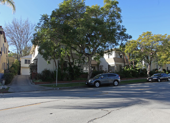 3494 Rowena Ave in Los Angeles, CA - Building Photo - Building Photo