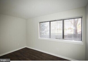 2030 Royal Fern Ct in Reston, VA - Building Photo - Building Photo