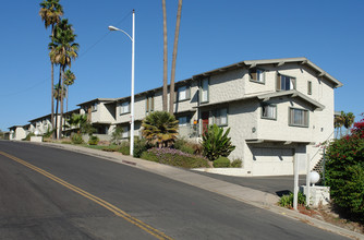 Park Glenn Apartments in Camarillo, CA - Building Photo - Building Photo