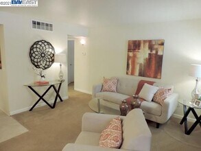 235 Reflections Dr in San Ramon, CA - Building Photo - Building Photo
